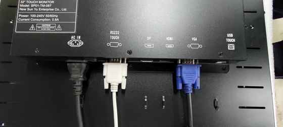 PCAPタッチスクリーンLCDモニター サイズ 10.1インチから 98インチ ゲームマシンのためのカラフルなLEDライトを組み込み