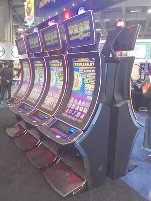 PCAPタッチスクリーンLCDモニター サイズ 10.1インチから 98インチ ゲームマシンのためのカラフルなLEDライトを組み込み
