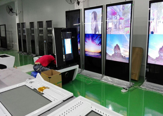 LCDデジタルの表記の床の立場人間の特徴をもつFCCを広告する7.1 os 43inch WiFi